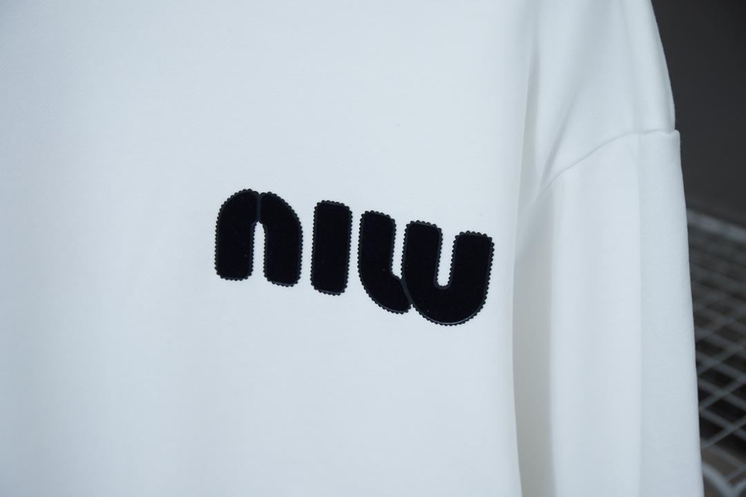Свитшот Miu Miu Frontside Left Logo Contrast Outline Miu Miu "White" фото № 4