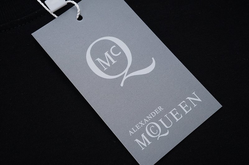 Футболка Alexander Mcqueen Inscription And Small Logo Inside Rectangle Front "Black" фото № 4