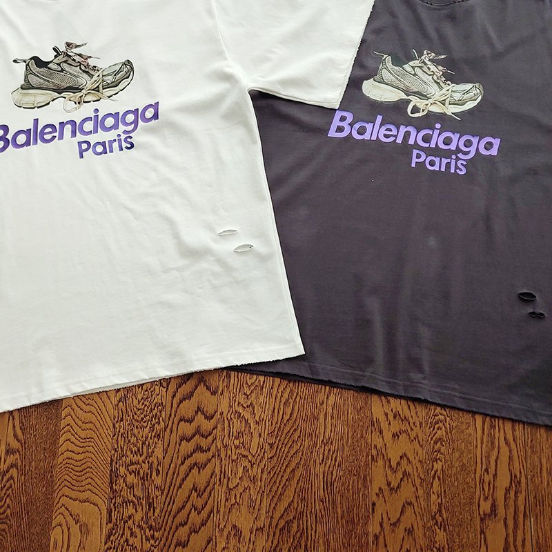 Футболка Balenciaga Torn Style With Printed Shoes "Black" фото № 7