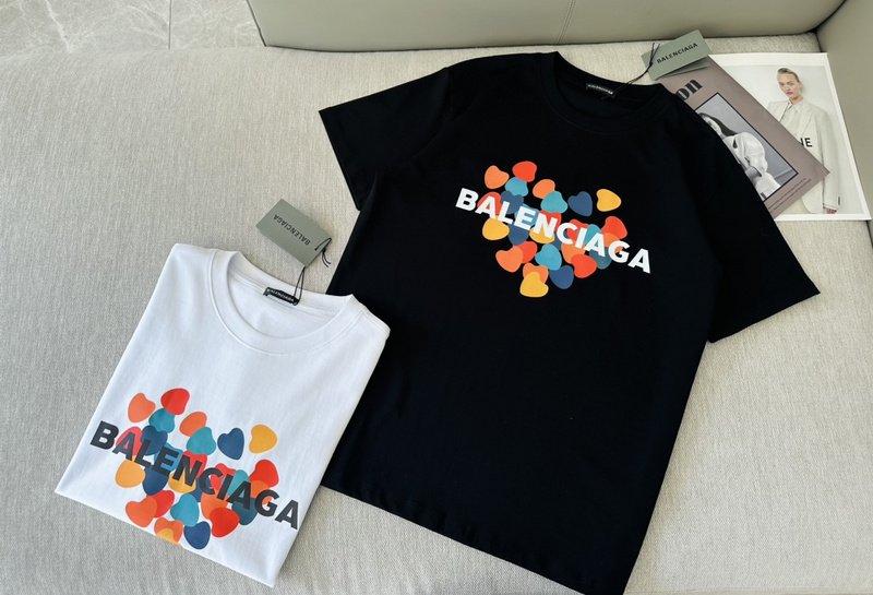 Футболка Balenciaga Heart Of Hearts "Black" фото № 2