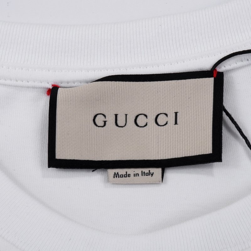 Футболка Gucci With Graphic Print Of Sneakers "White" фото № 5