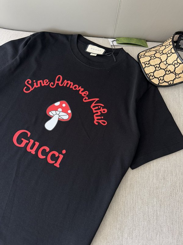 Футболка Gucci With A Fly Agaric Print "Black" фото № 4