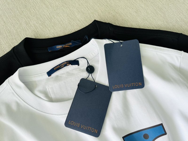 Футболка Louis Vuitton With Large Blue Print "White" фото № 6