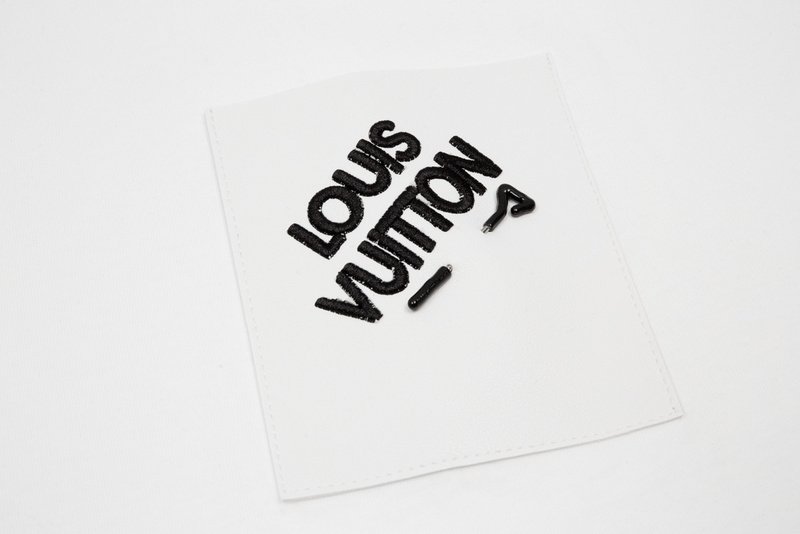 Футболка Louis Vuitton Fabric Patch With Logo "White" фото № 6