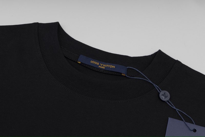 Футболка Louis Vuitton Three Emblems In Row "Black" фото № 2