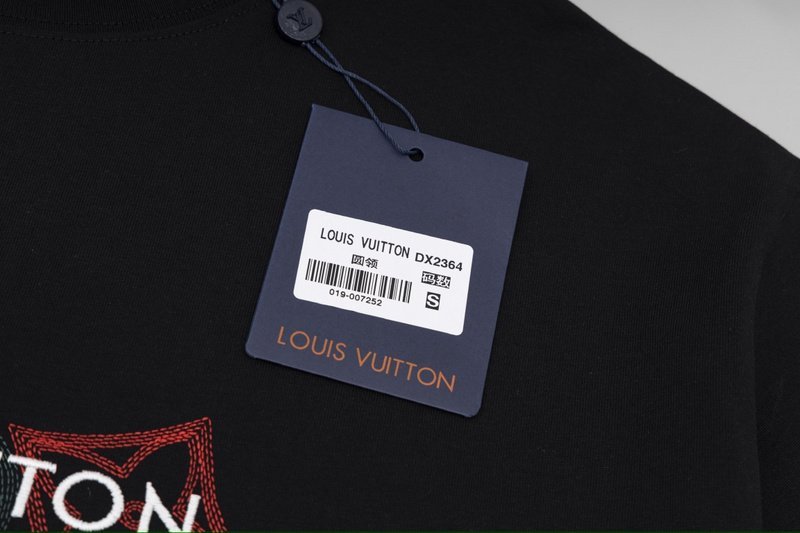 Футболка Louis Vuitton Three Emblems In Row "Black" фото № 5