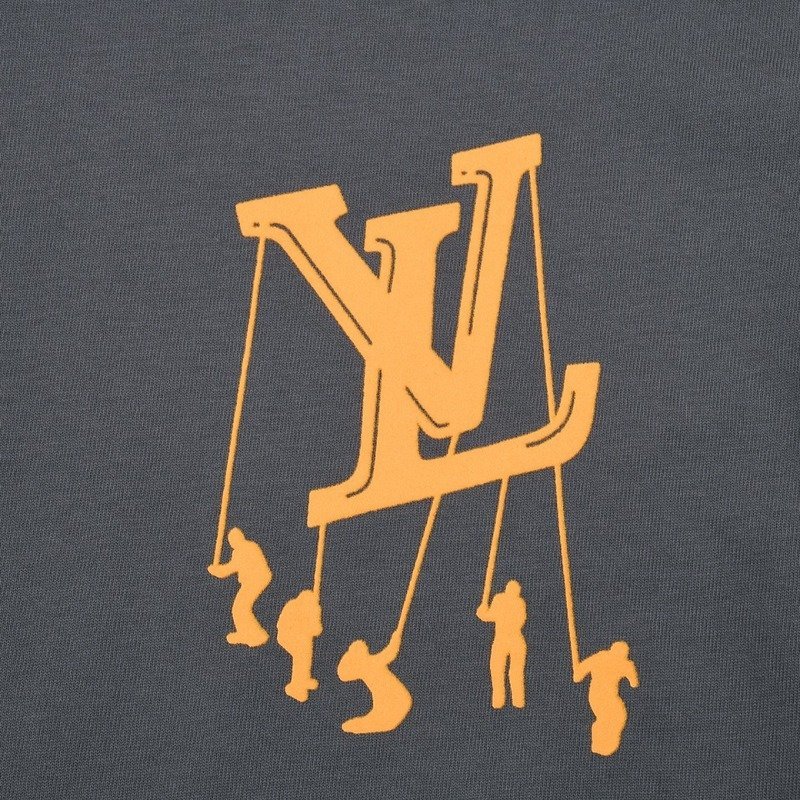 Футболка Louis Vuitton With Hanging People On The Logo "Gray" фото № 4