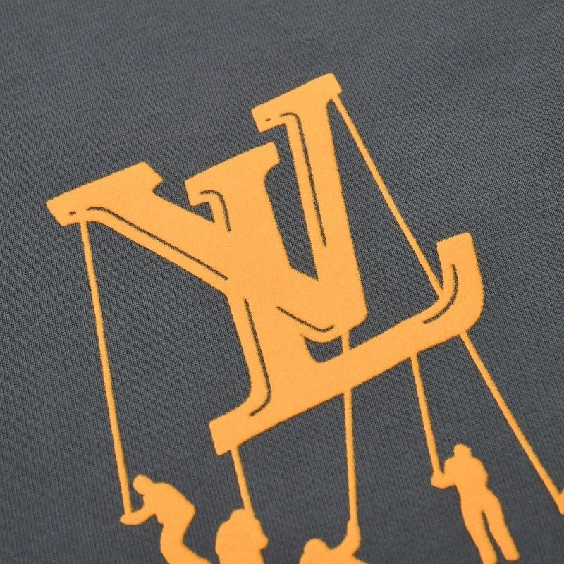 Футболка Louis Vuitton With Hanging People On The Logo "Gray" фото № 5