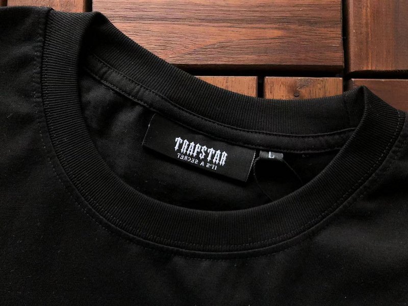 Футболка Trapstar Logo Inscription And Geometric Figures "Black" фото № 2