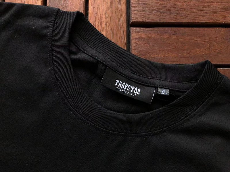 Футболка Trapstar Big Back Print With Colorful Shadow "Black" фото № 2