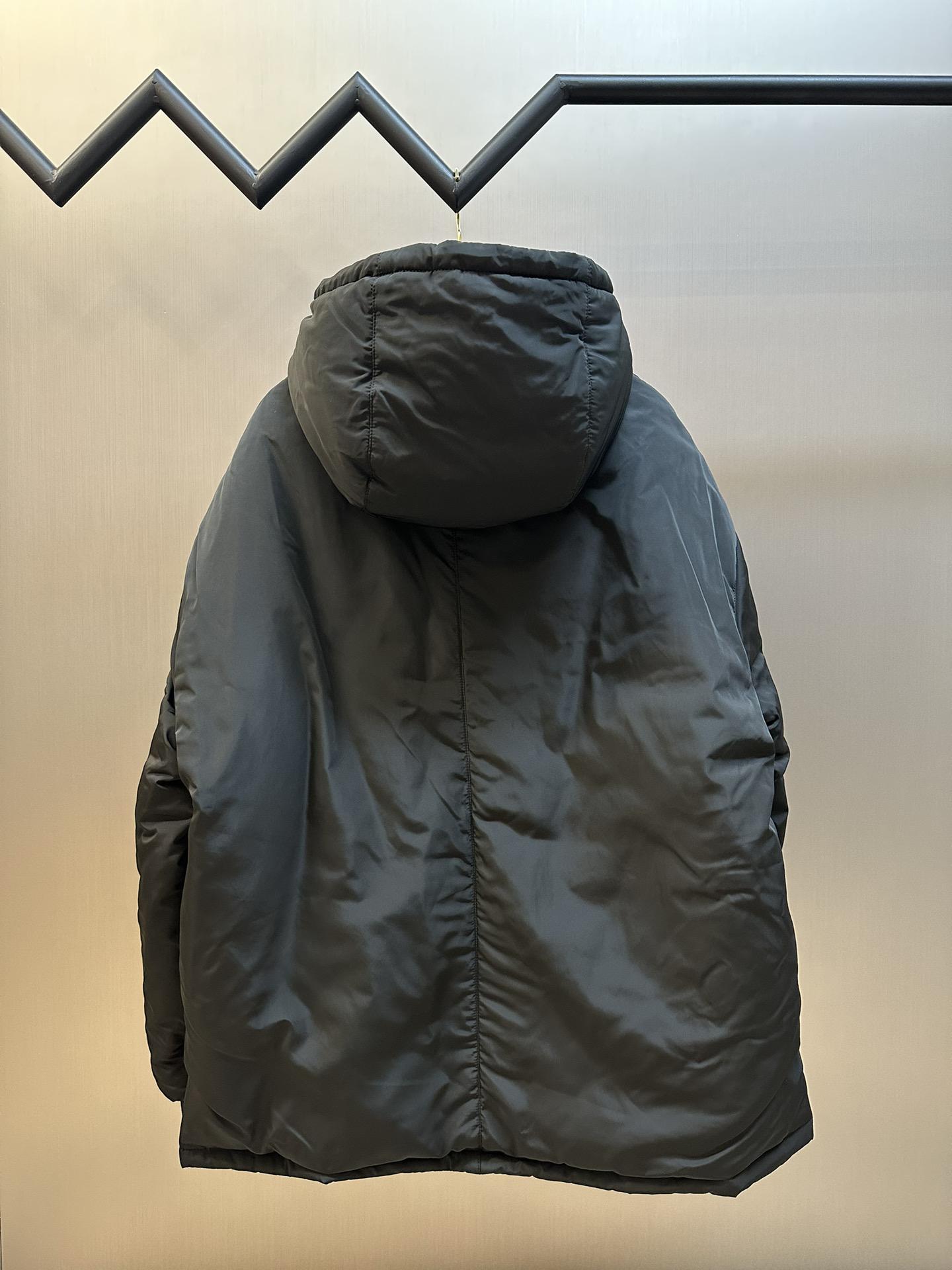 Пуховик Miu Miu Minimalist Shield "Black" фото № 6