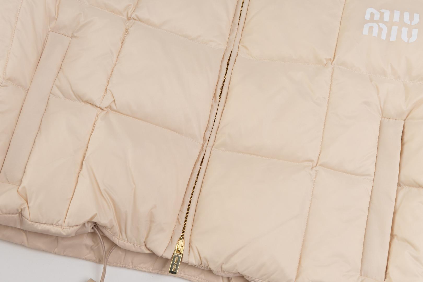 Пуховик Miu Miu Logo Block "Beige" фото № 6
