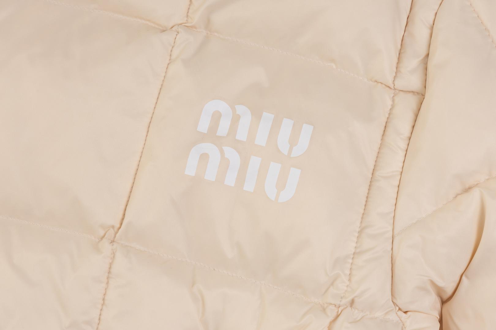 Пуховик Miu Miu Logo Block "Beige" фото № 7