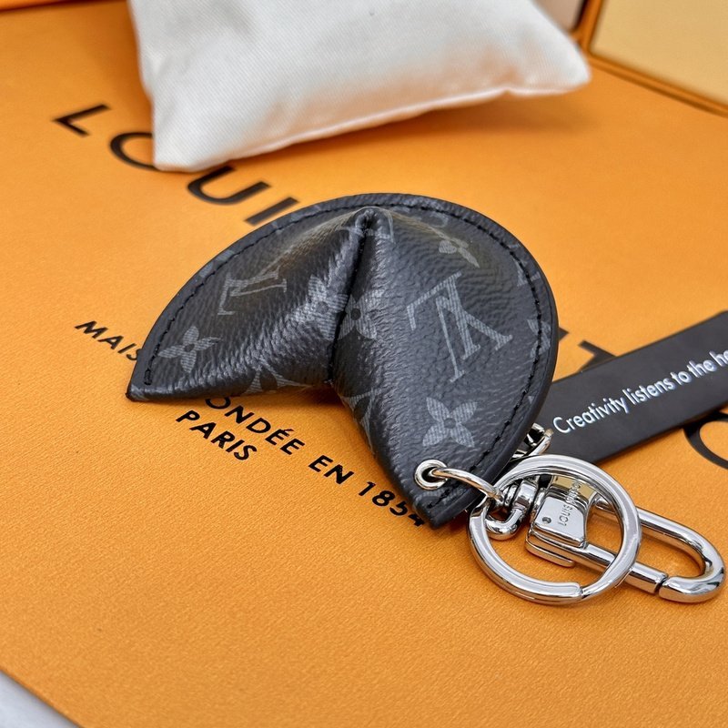 Брелок Louis Vuitton Shaped Like Ears "Black" фото № 3