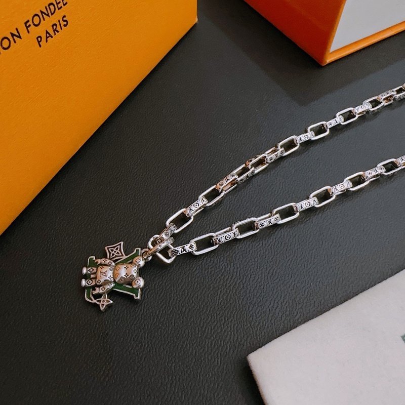 Подвеска Louis Vuitton Decorated Symbols And Logo - Bear "Silver" фото № 2