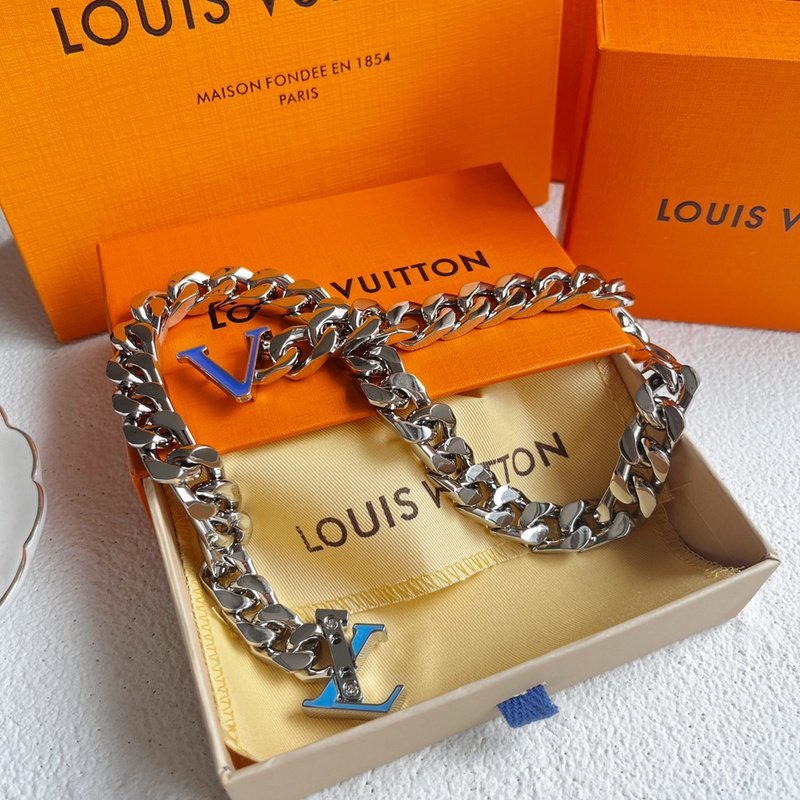Подвеска Louis Vuitton Chain With Logo Clasp "Silver" фото № 2