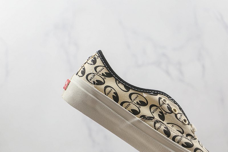 Mooneyes x Vans Authentic "White/Black Logo" фото № 3