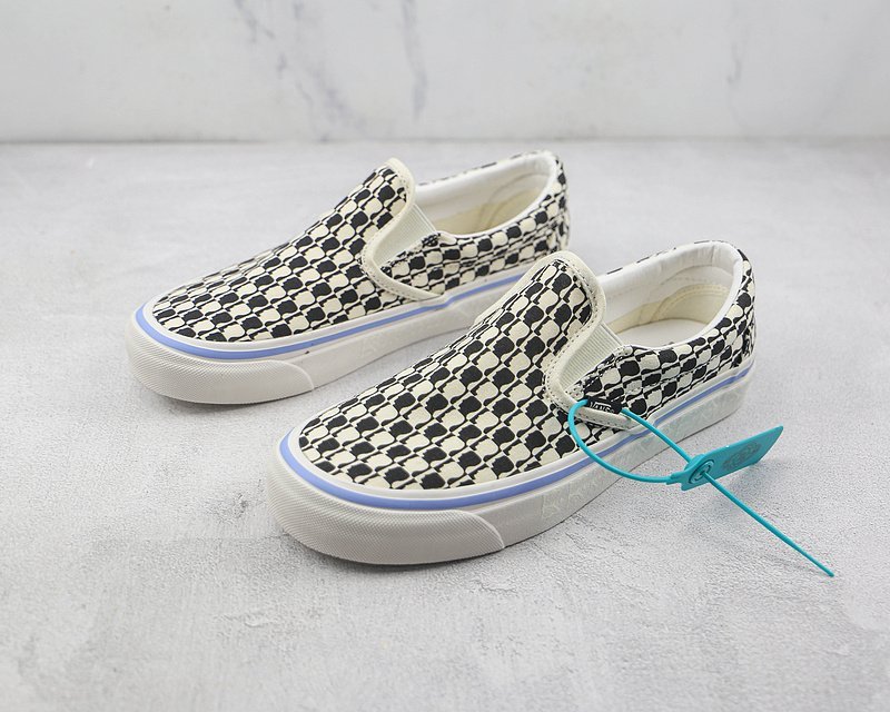 Brain Dead x Vans Slip-On "Marshmallow/Black" фото № 5