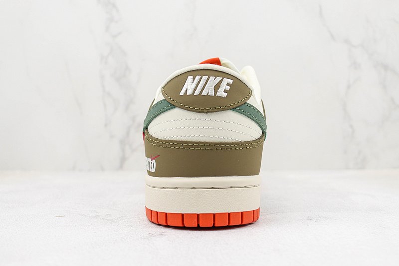 Nike SB Dunk Low "Unefeated" фото № 8