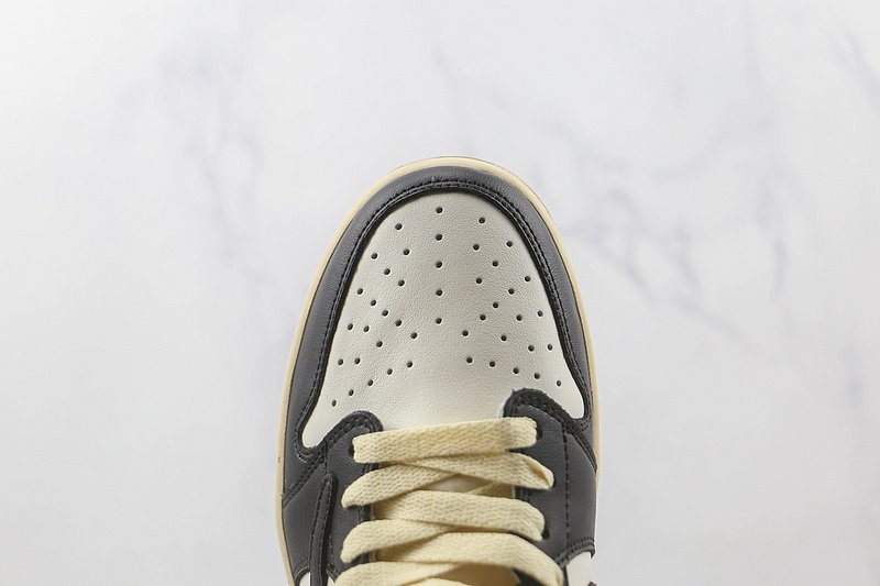 Travis Scott x Air Jordan 1 Low "Dark Mocha" фото № 3