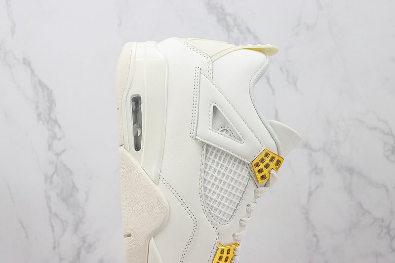 Air Jordan 4 "Cream White/Metallic Gold" фото № 3