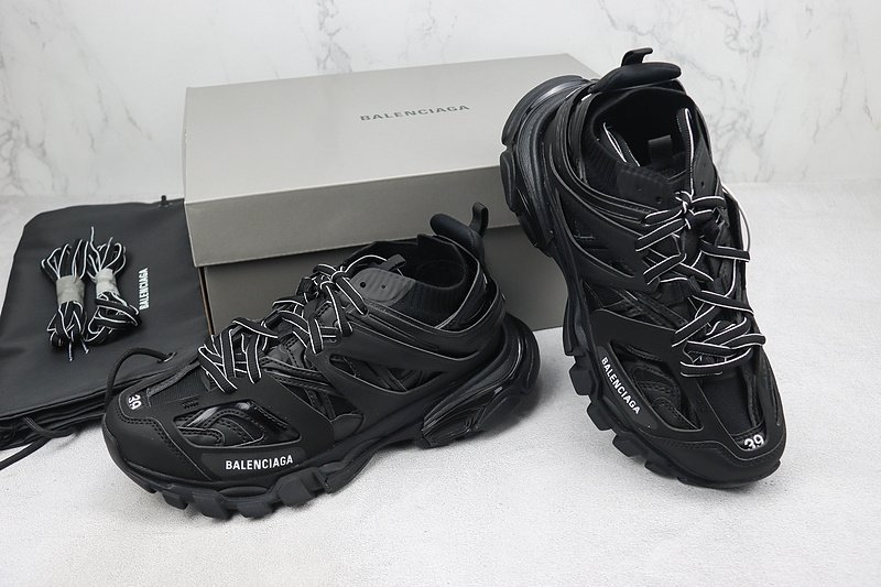 Balenciaga Track "Triple Black" фото № 7