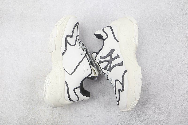 New York Yankees x MLB Big Ball Chunky A Running "White/Black" фото № 7