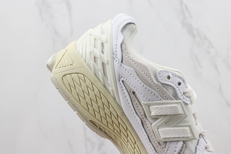 New Balance 1906R Protection Pack "White" фото № 3