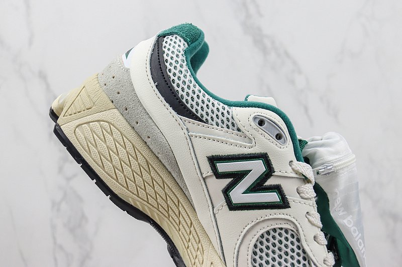 New Balance 2002R "Nightwatch Green" фото № 4