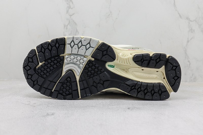 New Balance 2002R "Nightwatch Green" фото № 8