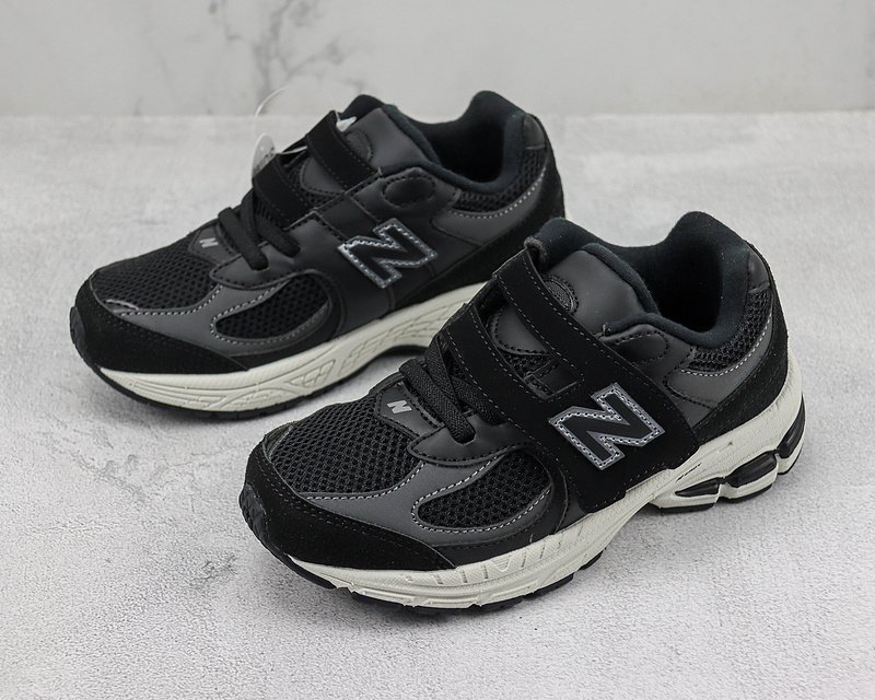 New Balance 2002R Hook & Loop "Black/White" фото № 5