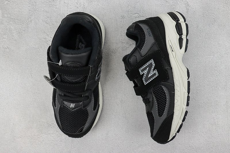 New Balance 2002R Hook & Loop "Black/White" фото № 6
