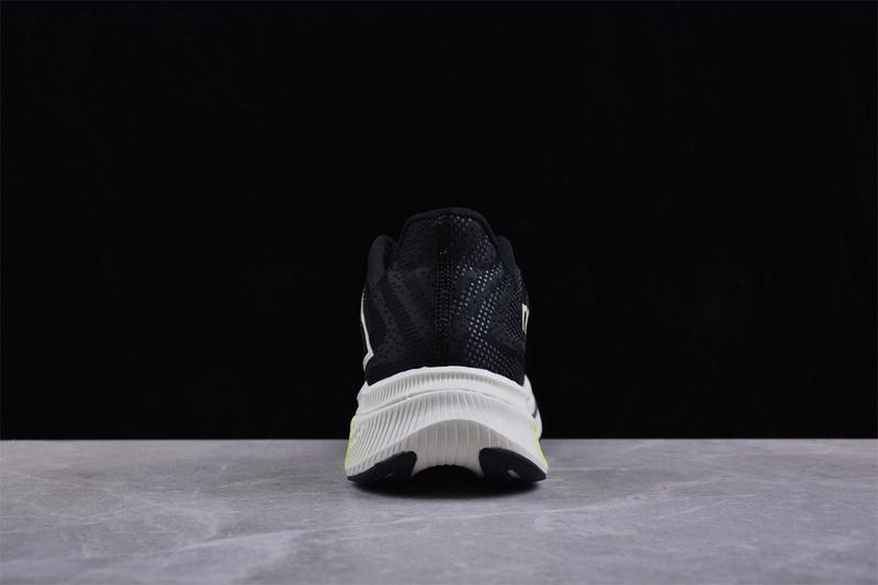 New Balance FuelCell SuperComp Trainer V2 "Black/Thirty Watt" фото № 5