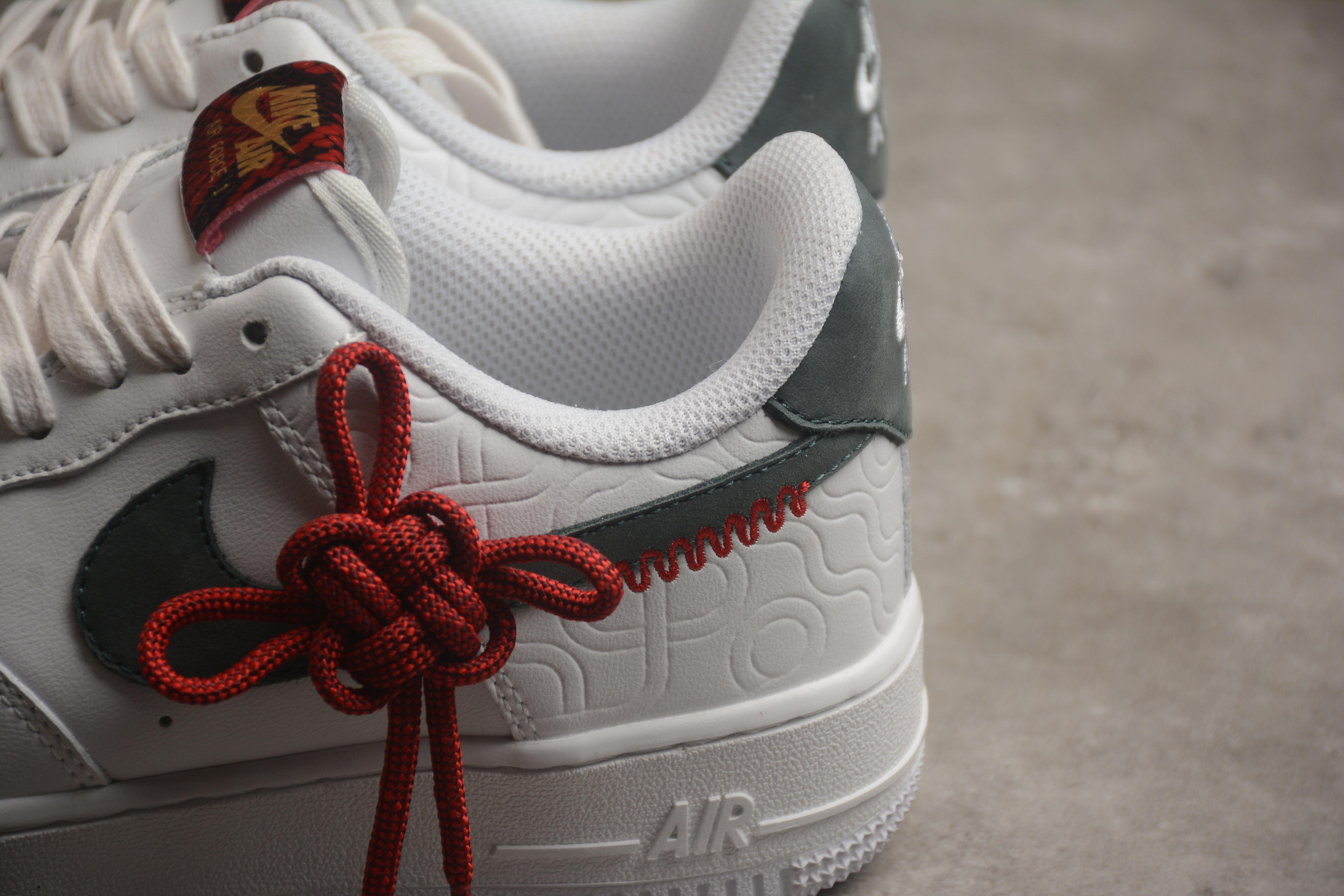 Nike Air Force 1 Low "Year of the Snake" фото № 9