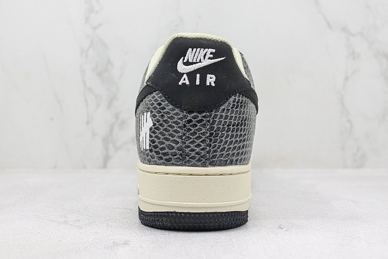 Undefeated x Nike Air Force 1 Low "Cocoa Snake" фото № 9