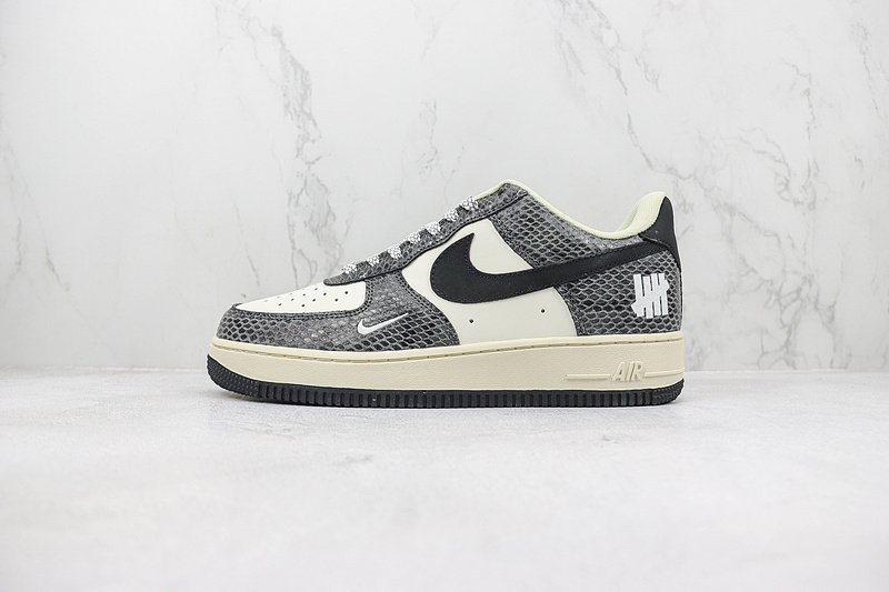 Undefeated x Nike Air Force 1 Low "Cocoa Snake" фото № 2
