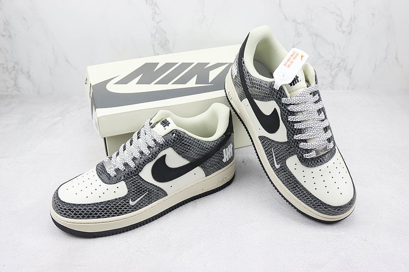 Undefeated x Nike Air Force 1 Low "Cocoa Snake" фото № 7