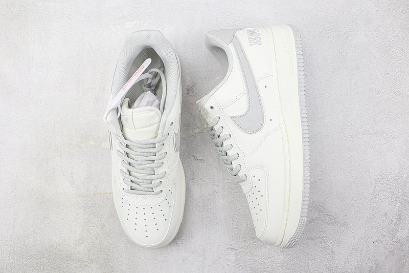 Nike Air Force 1 07 Low "NYC/White/Silver/Grey" фото № 7