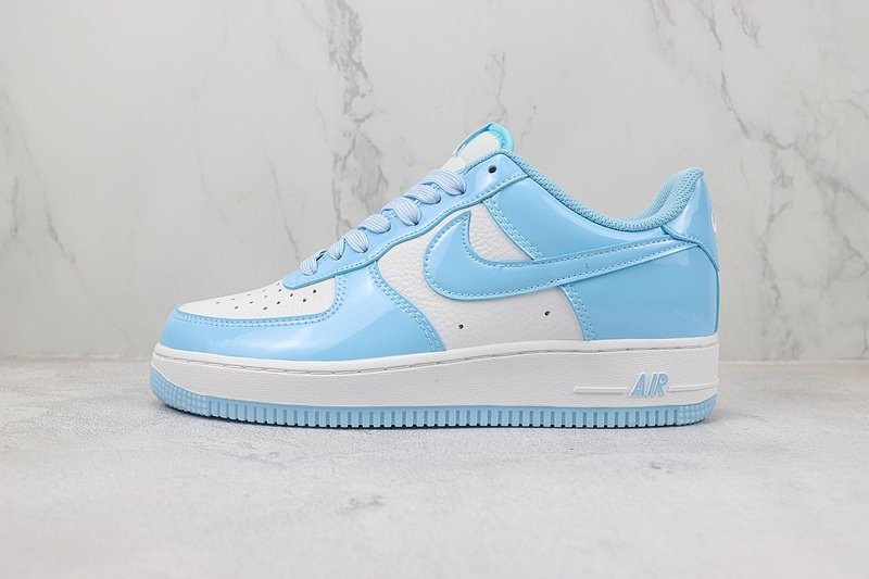 Nike Air Force 1 Low "North Carolina Blue" фото № 2