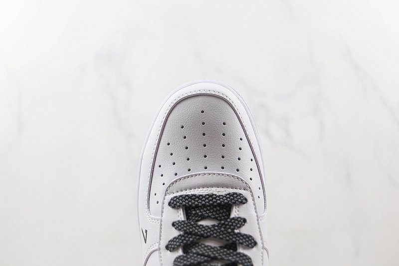Nike Air Force 1 Low "White/Black Graffiti" фото № 4