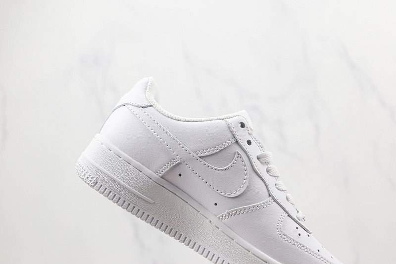 Nike Air Force 1 07 Low "Panda" фото № 4