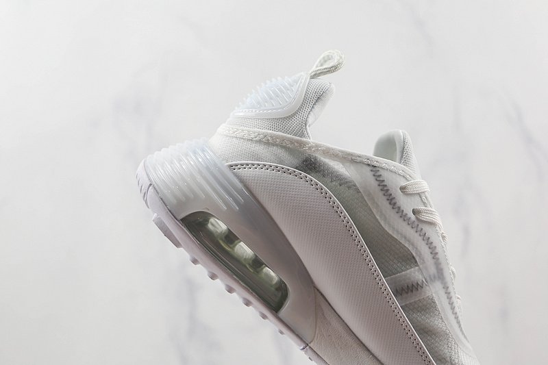 Nike Air Max 2090 "Triple White" фото № 4