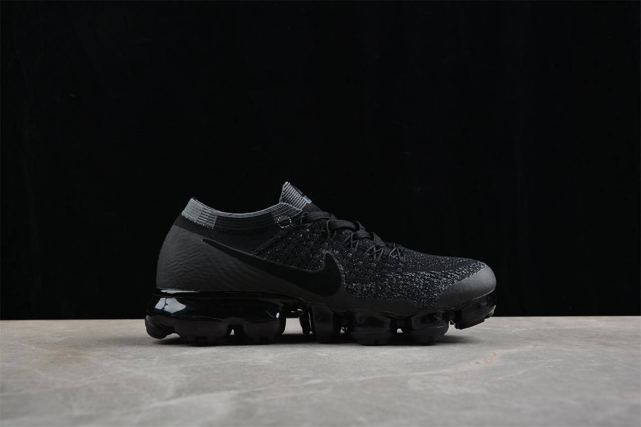 Nike Air VaporMax "Triple Black" фото № 2