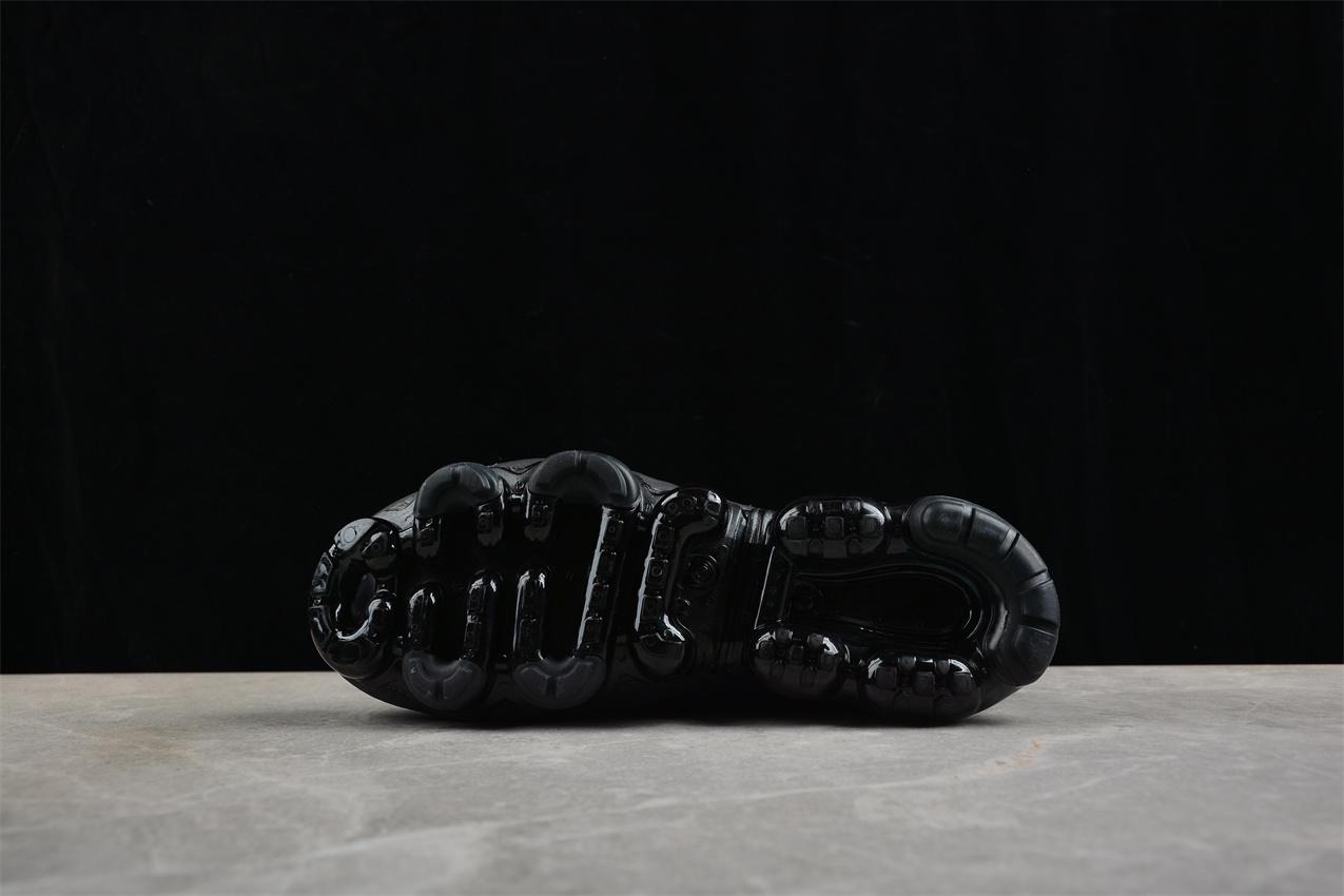 Nike Air VaporMax "Triple Black" фото № 3