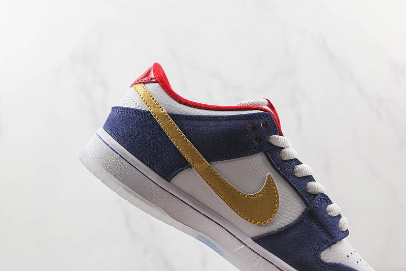 Nike SB Dunk Low "lshod Wair" фото № 4