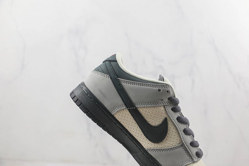 Nike SB Dunk Low "Bandaid" фото № 3