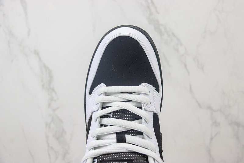 TIGHTBOOTH x Nike Dunk Low "Black/White/Safety Orange" фото № 4