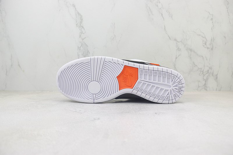 TIGHTBOOTH x Nike Dunk Low "Black/White/Safety Orange" фото № 8