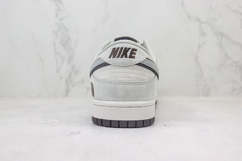 The North Face x Nike Dunk Low "Silver Shores/Black/White" фото № 9