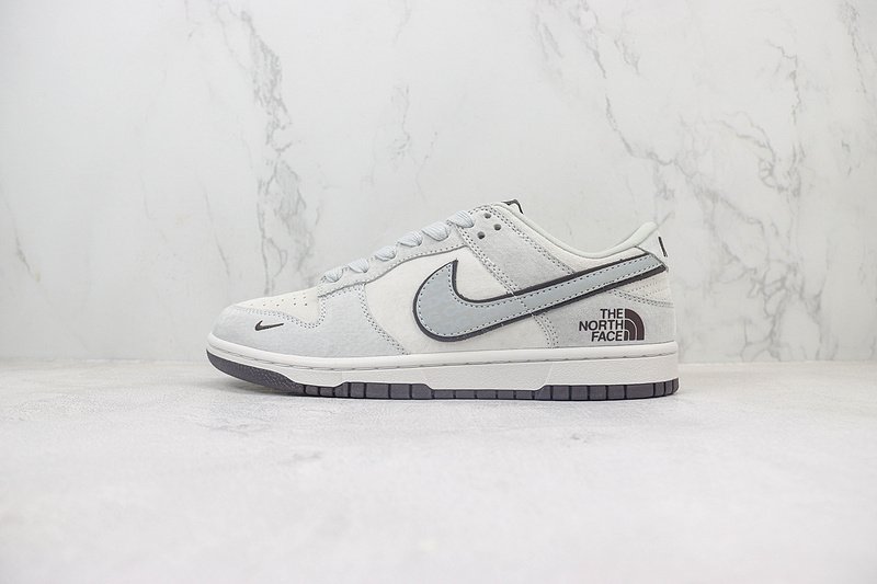 The North Face x Nike Dunk Low "Silver Shores/Black/White" фото № 2